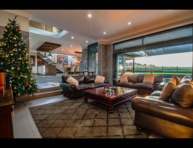 4 BEDROOM HOUSE FOR SALE IN COPPERLEAF ESTATE